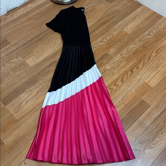 Karl Lagerfeld black and pink color block pleated short sleeve dress. Size XS. - Picture 12 of 17